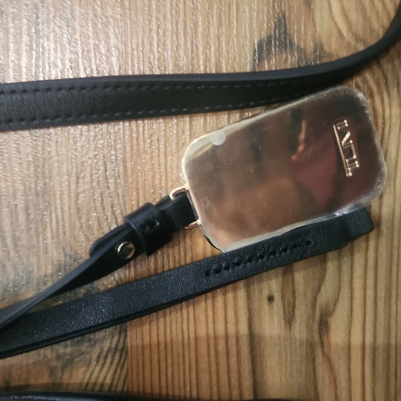 TUMI Voyageur Belle Micro Crossbody Black Gold Chain Strap Keyholder Travel Jet - Picture 5 of 8